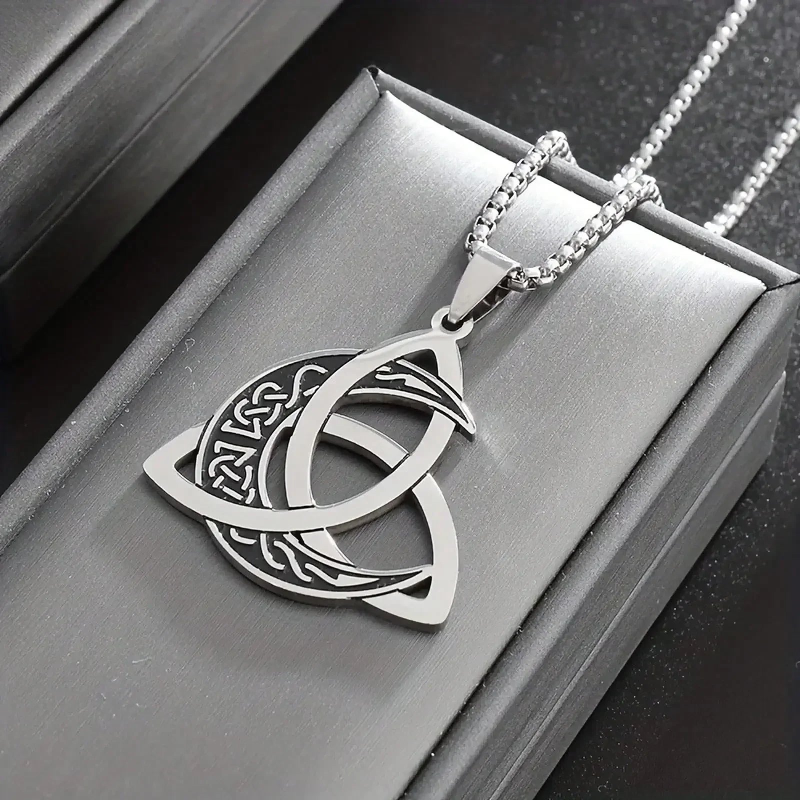 Classic Witch Mystery Moon Crescent Wiccan Pendant, Endless Sense Necklace Men Women Personalized Jewelry Accessories mbzr