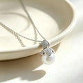 1Pc Ladies 18K Gold Petal Zircon Pearl Pendant Necklace, Strong Light Cold White Pearl Clavicle Chain, Premium Mosaic Pearl Necklace, 18K Gold Plated, White Gold Plated Titanium Steel Necklace