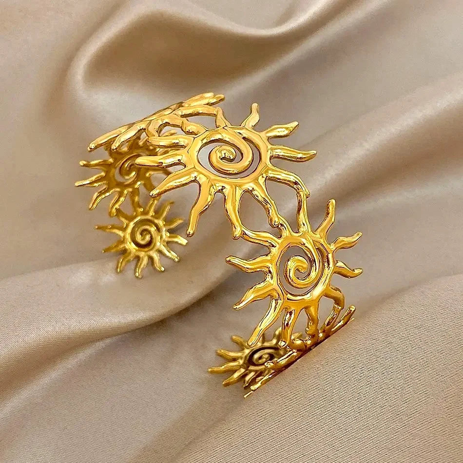 Fashion stainless steel bracelet suitable for men and women,vintage gold spiral sun totem wrist bracelet,waterproof jewelry gift