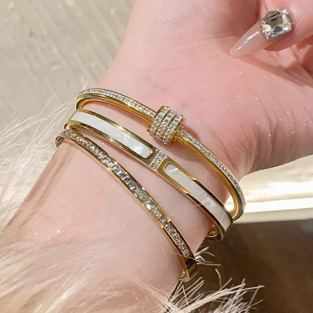 Diamond-encrusted stainless steel clasp bracelet, fashionable and light luxury plated women's bracelet, elegant and versatile