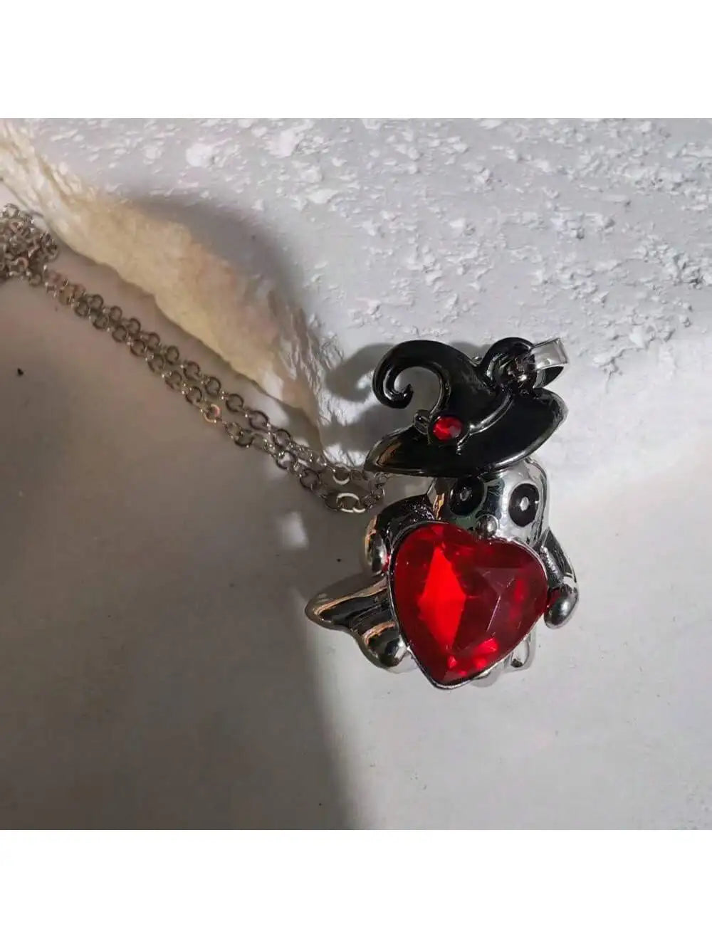 Bat Wings and Heart-Shaped Resin Pendant Necklace - Dark Fantasy Style Alloy Chain Casual Fashion Accessories