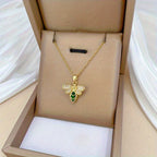 Green Bees Luxury Style Glittering Diamond Necklace for Women, Versatile Collar Chain, Titanium Steel Chain