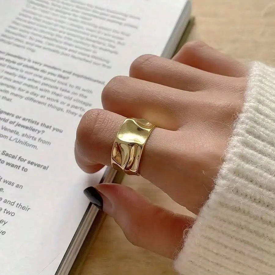 A Vintage Baroque-Style Open-Ended Irregular Ring Women, A Wide-Band Stainless Steel Accessory, A Women, Suitable Vacation/Daily/Holiday Wear SZJF