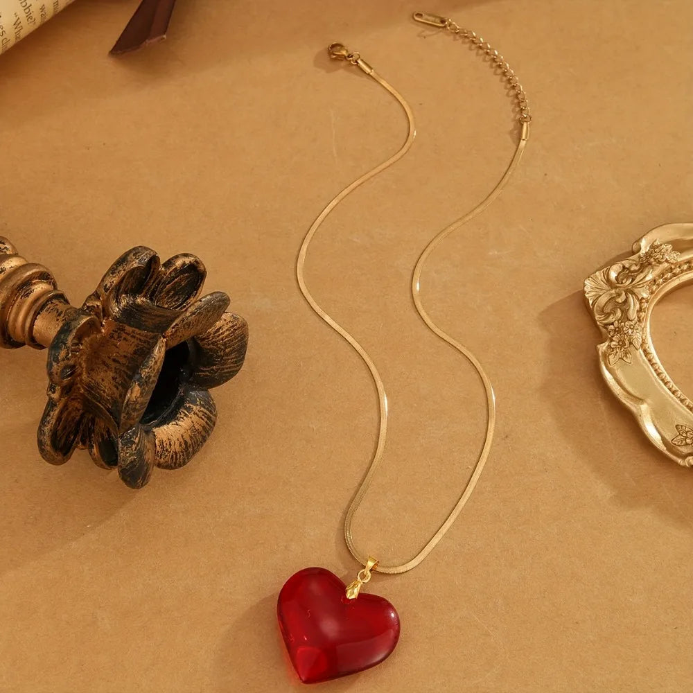 1pc Valentine's Day Stainless Steel Chain Glass Heart Pendant Necklace, Perfect for Gifting to Your Lover to Showcase the Spring Sunshine
