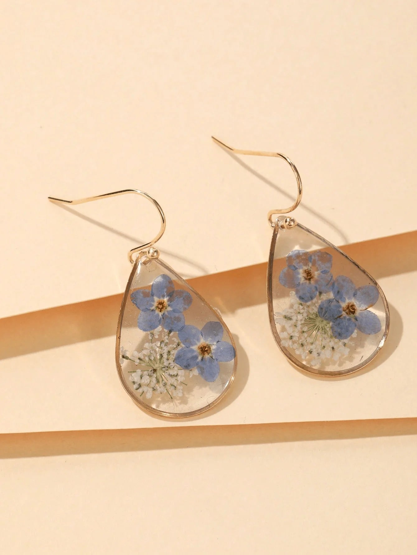 1pair Teardrop Shape Resin & Dried Flower Earrings With Glue Surface, Suitable For Women's Daily Wear,Natural Dried Flowers, Random Shapes And Colors Valentines,Mom,Mother,Mother's Day,Gift