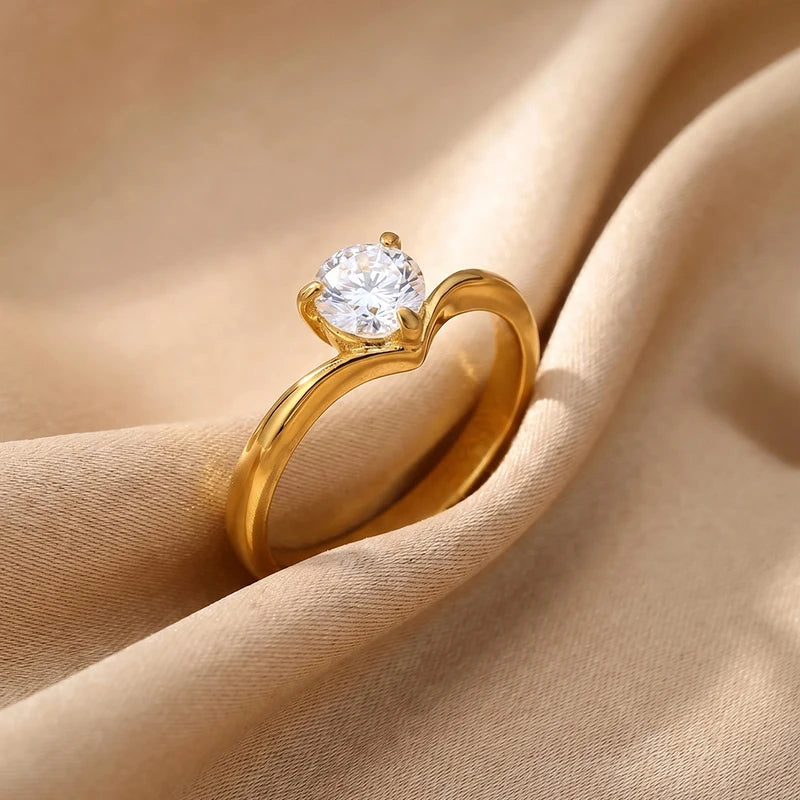 Vnox Minimalist Single Zircon V-Shape Ring for Women Gold Plated Love Romantic Rings Wedding Jewelry Not Fading