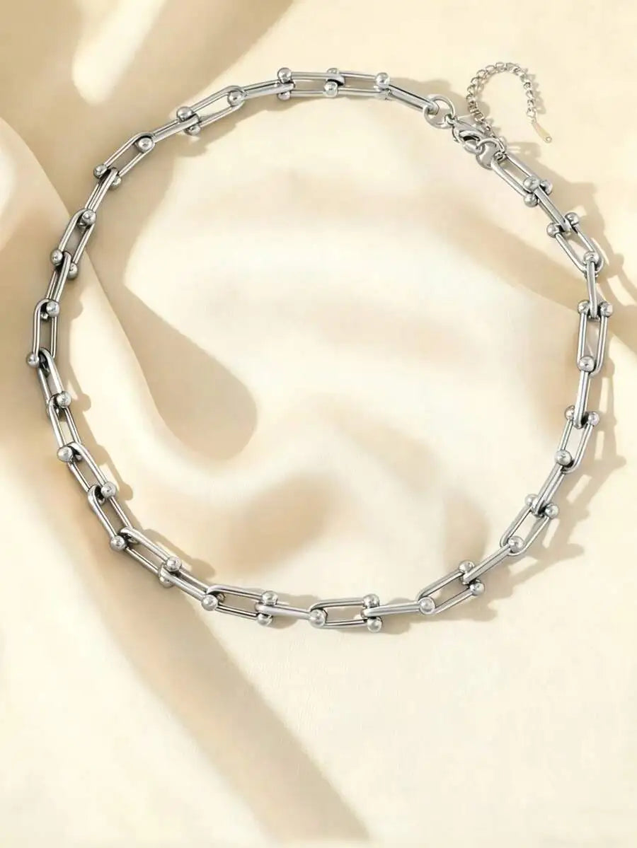 Stainless steel chain necklace for everyday wear, lightweight and stylish unisex accessory