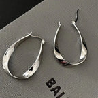 Temperament Simple Sliver Color Bright Surface Oval Geometric Hoop Earrings for Women Exquisite Trend Jewelry Accessories Gifts