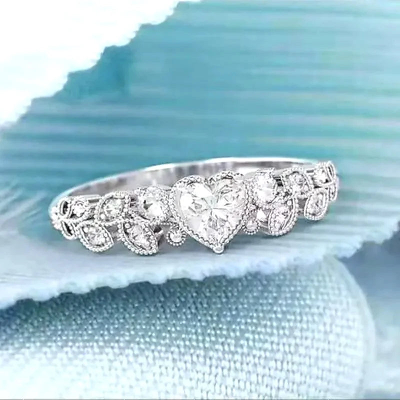 Fashion Trend Elegant Design Ocean Heart Ring Love Women's Peach Heart Exquisite Ring