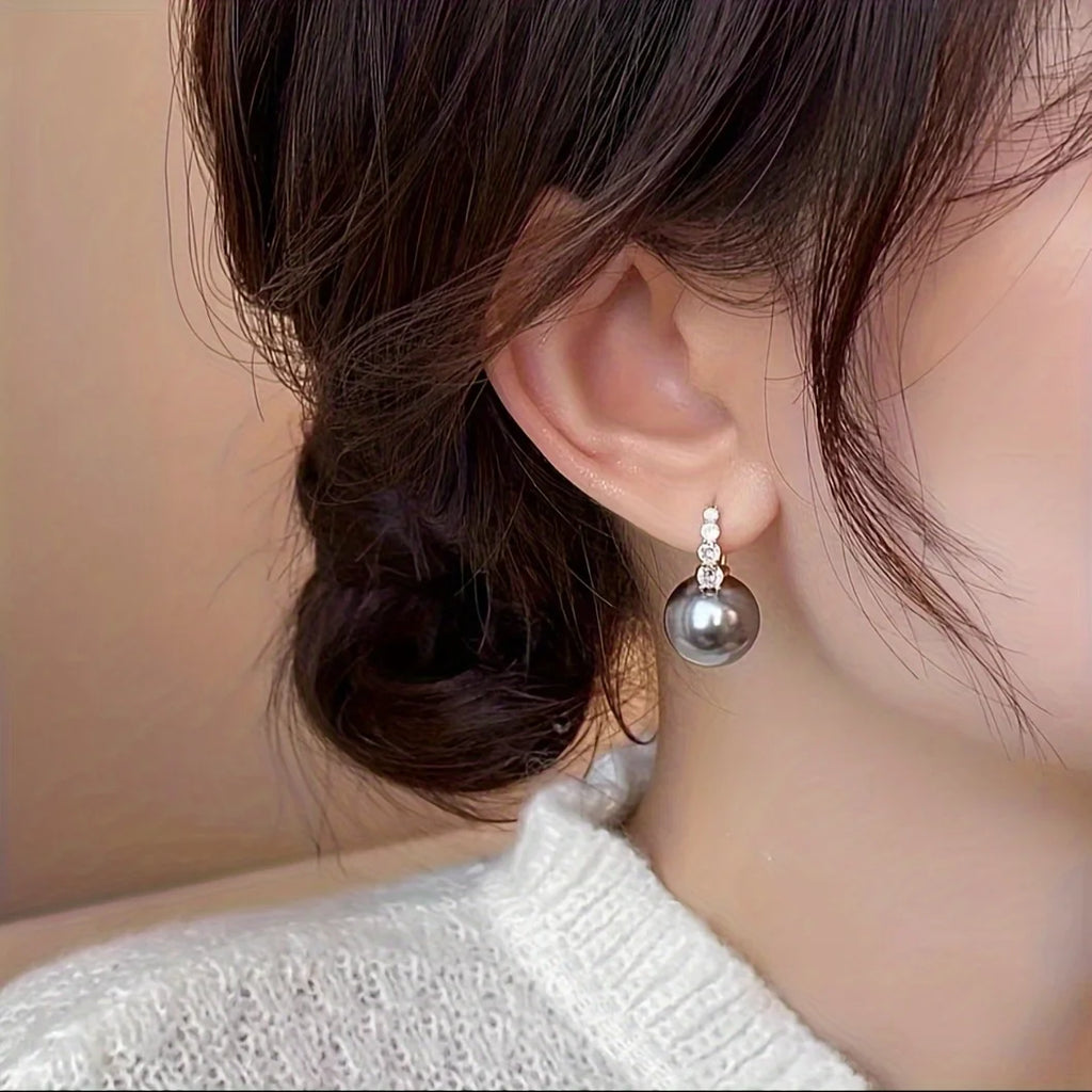 Light luxury zircon hemp gray pearl earrings are suitable for women's daily wear, and give gifts to girlfriends and mothers.