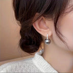 Light luxury zircon hemp gray pearl earrings are suitable for women's daily wear, and give gifts to girlfriends and mothers.