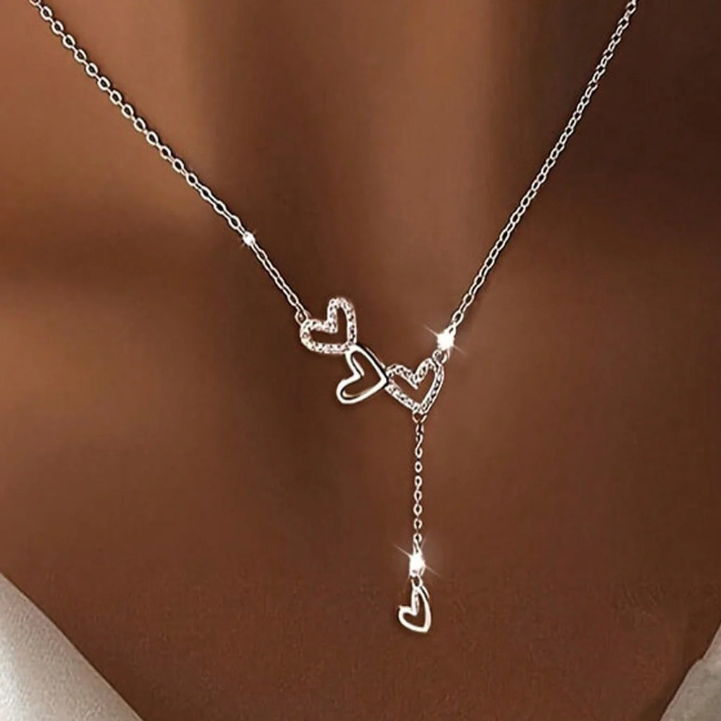 An elegant and minimalist rhinestone three-love fringed pendant necklace with a luxurious and versatile design for ladies, brides, engagement jewelry, girlfriends or Valentine's Day gifts.