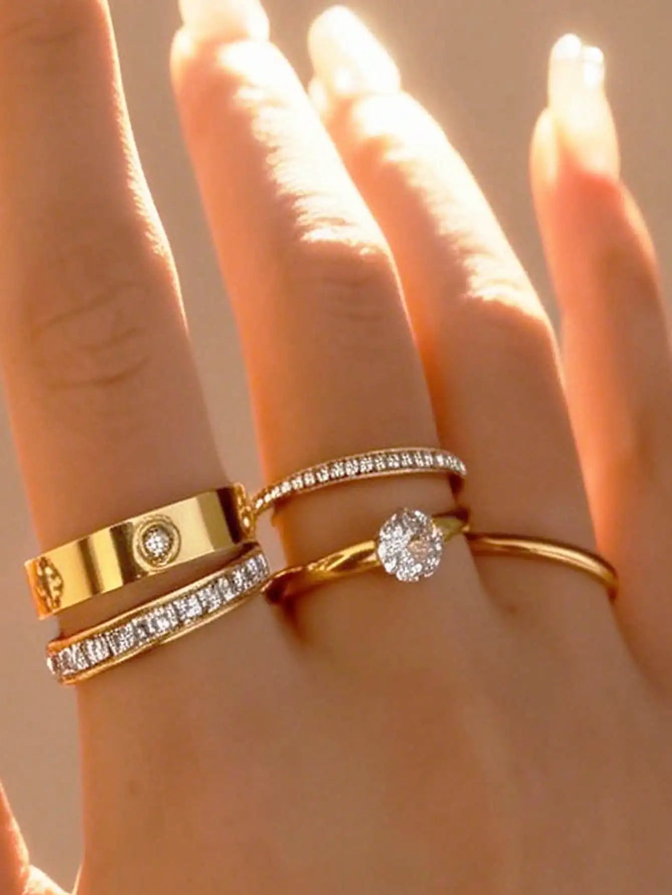 Znice 2026 New 18K Gold Plated Stainless Steel Minimalist Personalized Full Rhinestone Flower Ring Set, Stackable Or Standalone, Suitable For Party, Gift, Daily Wear, Waterproof, Fade-Resistant, Perfect For Beach Vacation