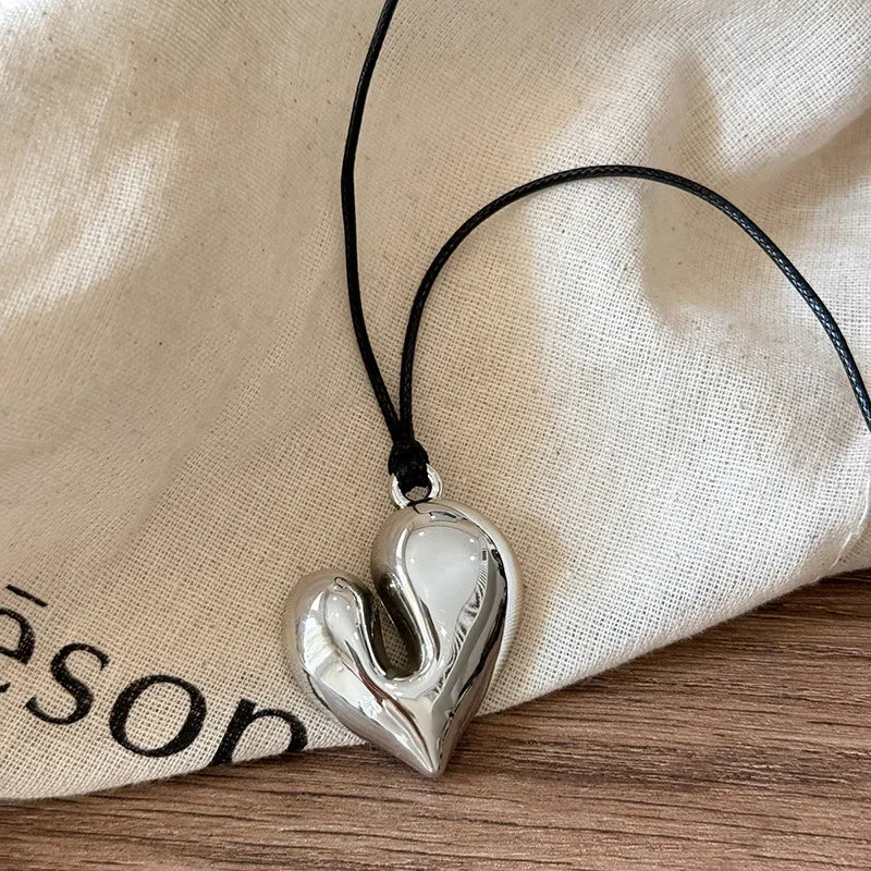 LATS Red Heart Pendant Necklace Vintage 80s Aesthetic Love Inspired Choker New Fashion Romantic Heart Necklace for Women mbzr