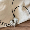 LATS Red Heart Pendant Necklace Vintage 80s Aesthetic Love Inspired Choker New Fashion Romantic Heart Necklace for Women mbzr