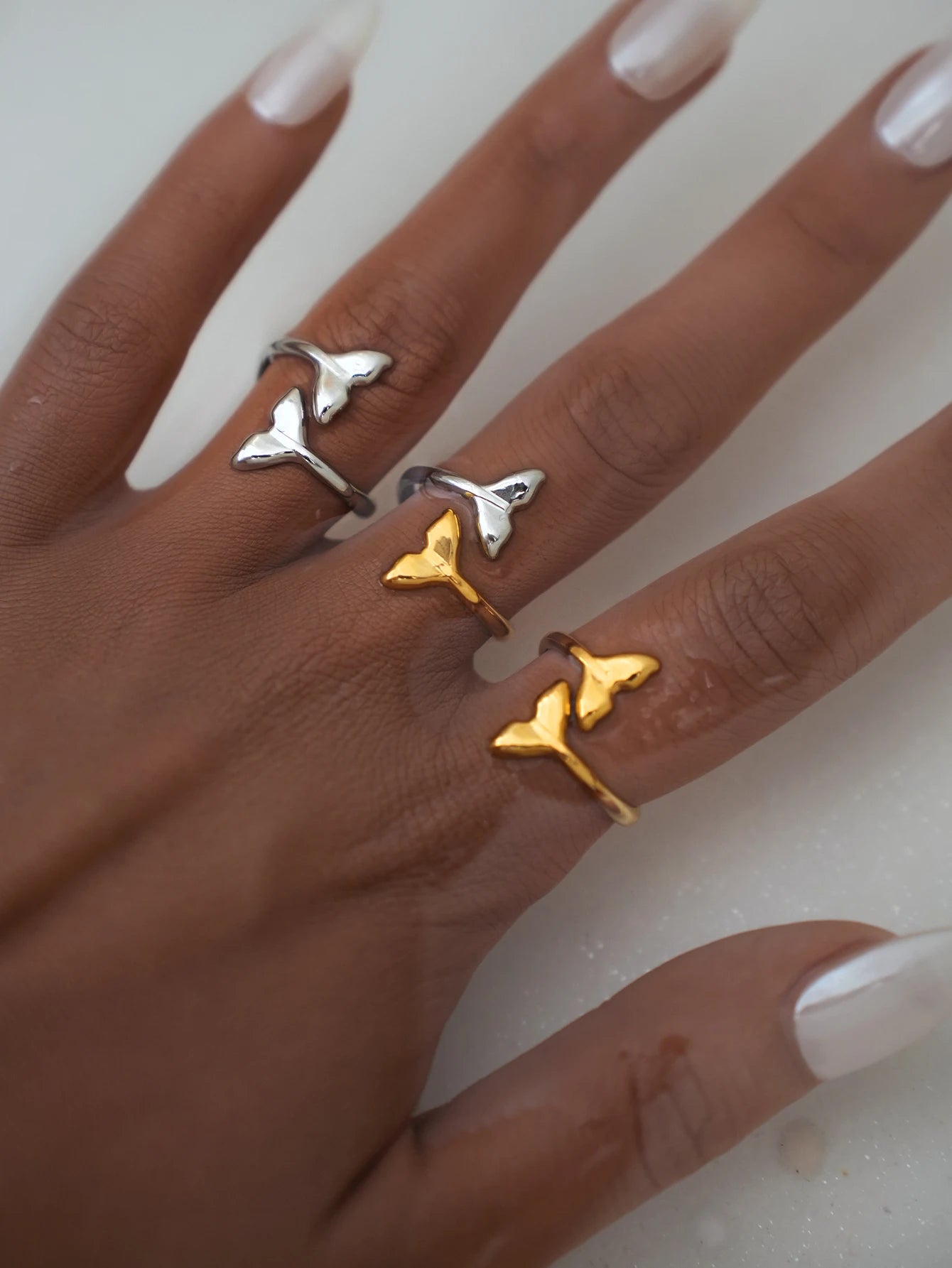 Fish Tail Stainless Steel Rings for Women New Design Metalic Texture 18 K Plated Finger Ring Waterproof Beach Vacation Jewelry
