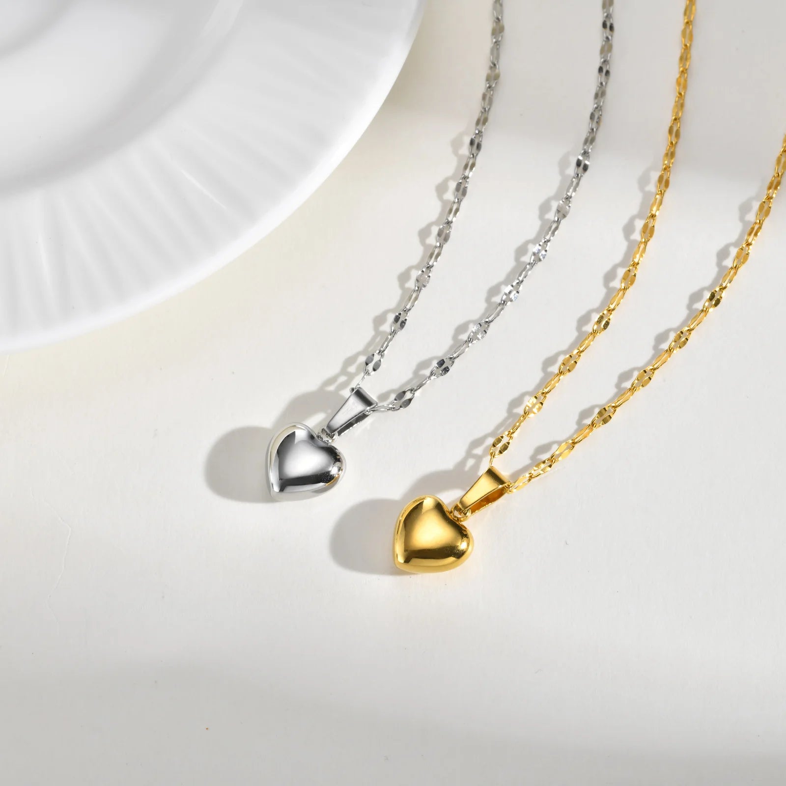 Women's Stainless Steel Heart Pendant Necklace Non fading Clavicle Chain Fashion Jewelry Necklace for Women Durable Hypoallergenic Neckwear Ideal for Daily Use Special Events and Gifting to Female Loved Ones necklace for wome
