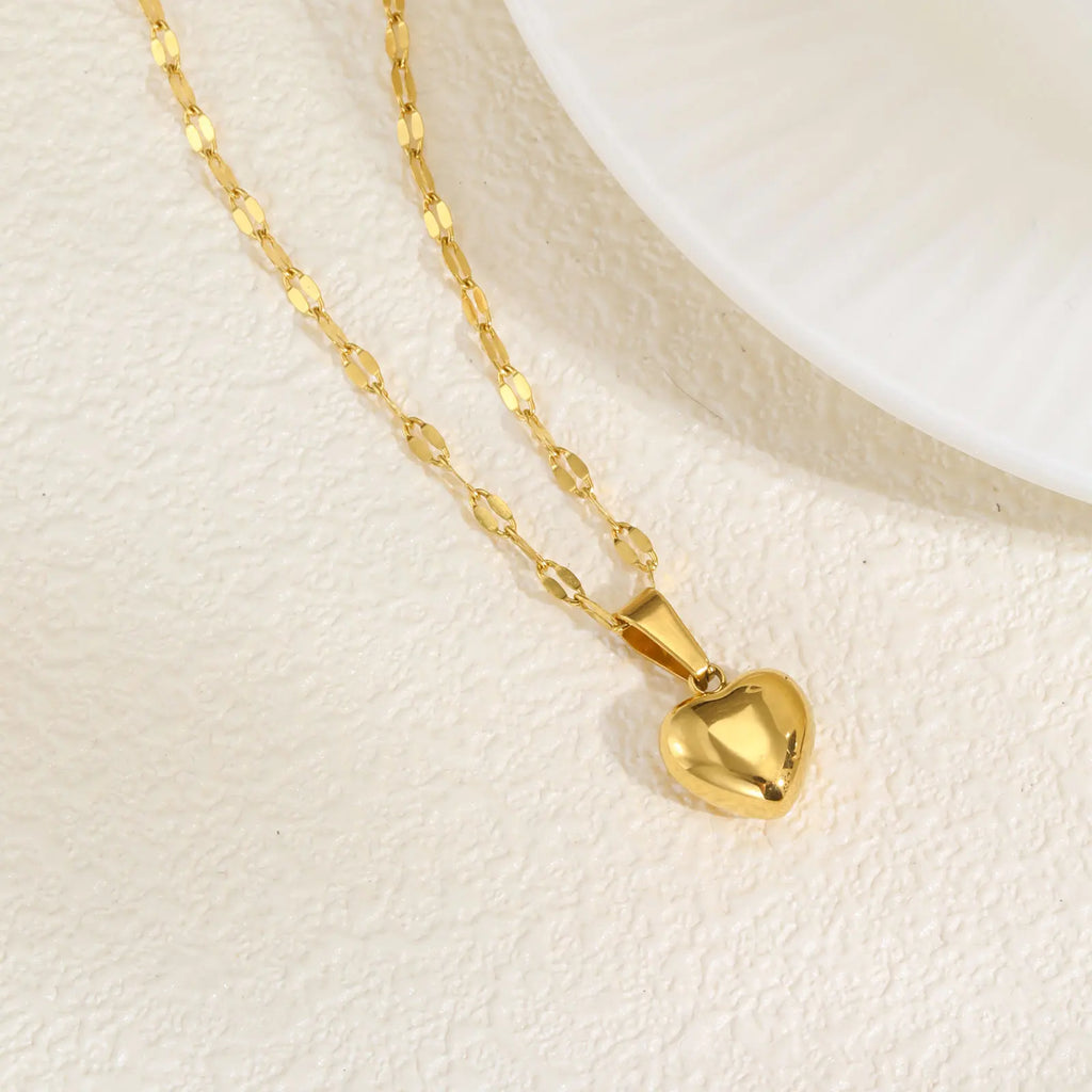 Women's Stainless Steel Heart Pendant Necklace Non fading Clavicle Chain Fashion Jewelry Necklace for Women Durable Hypoallergenic Neckwear Ideal for Daily Use Special Events and Gifting to Female Loved Ones necklace for wome