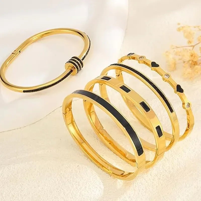 Stainless Steel Luxury 18K Gold Plated Bangles Bracelets Stackable Women's Bangle Bracelet Black Love Heart Fashion Jewelry