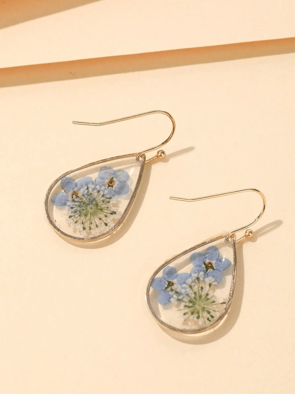 1pair Teardrop Shape Resin & Dried Flower Earrings With Glue Surface, Suitable For Women's Daily Wear,Natural Dried Flowers, Random Shapes And Colors Valentines,Mom,Mother,Mother's Day,Gift