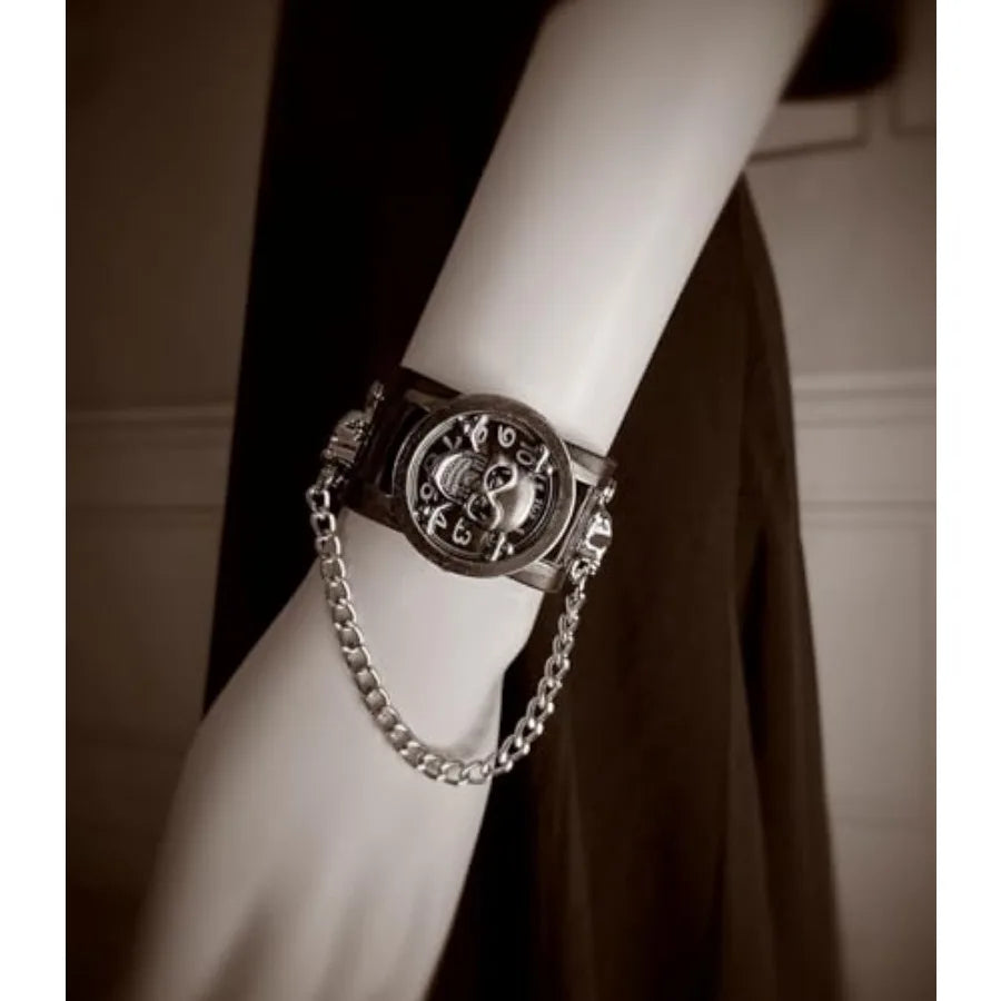 Punk Skull Men's Wrist WatchandWomen's Watch, Skull Flip Cover Watch, Skull Ornament+Chain Elements, Fashion for Cosplay Lovers mbzr