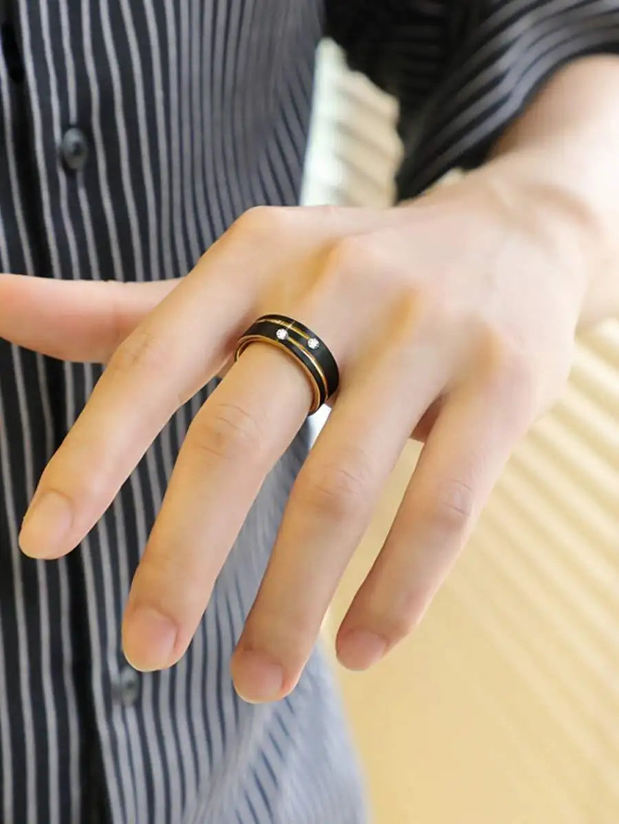 1pc Luxurious Men's 8mm Black Stainless Steel Ring Filled With Man-made Crystal Wedding/engagement/party Jewelry Gift