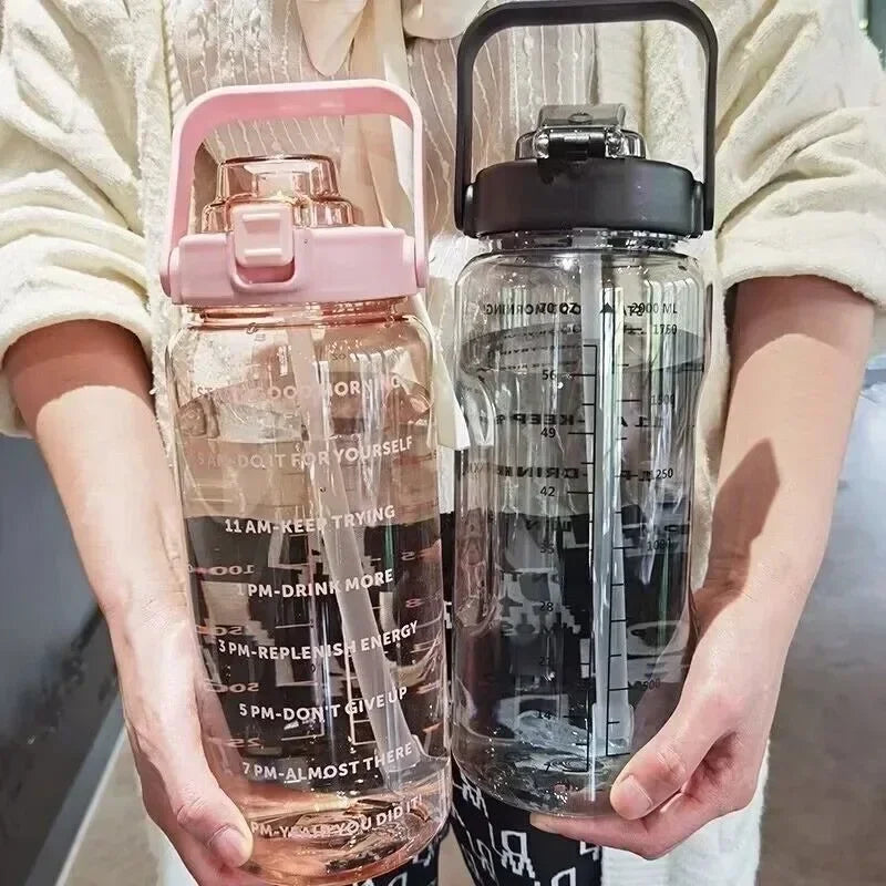 2L Straw Water Bottle Large Capacity Plastic Water Cup Portable Drink Bottle With Time Marker For Outdoor Sports mbzr