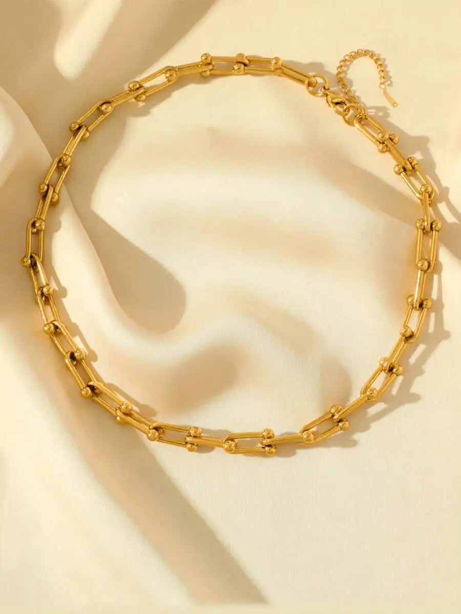 Stainless steel chain necklace for everyday wear, lightweight and stylish unisex accessory