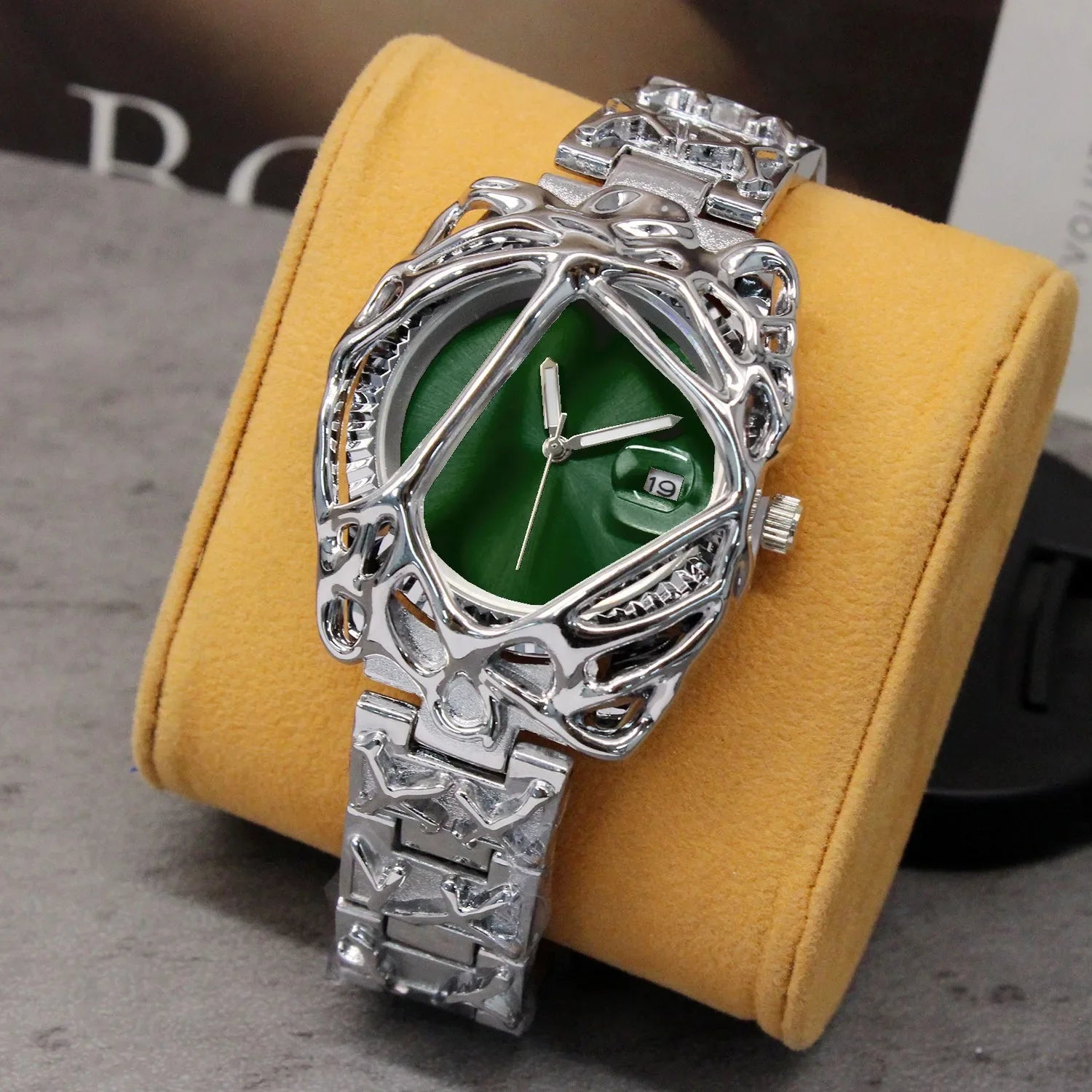 Green Devil Punk Eye Quartz Watch Men  Alabaster Industries Carving Demon Claw Y2K Men Watch Unique Creative Men Medieval Clock