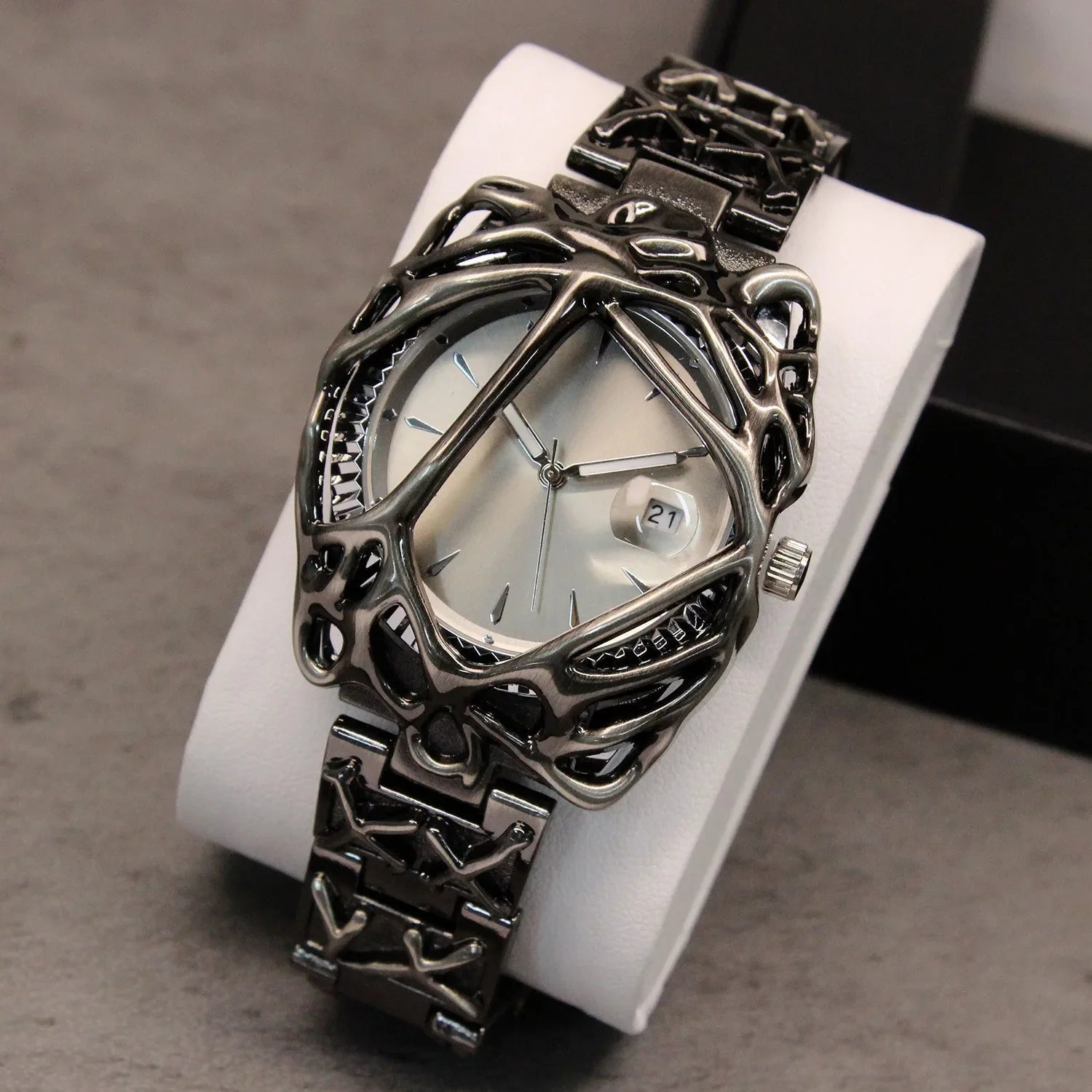 Green Devil Punk Eye Quartz Watch Men  Alabaster Industries Carving Demon Claw Y2K Men Watch Unique Creative Men Medieval Clock