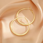 [Oversized Hoop Earrings] A Pair of Minimalist yet Striking Oversized Hoop Earrings, Niche and High-end Stud Earrings, Women's Jewelry Suitable for Daily Commuting
