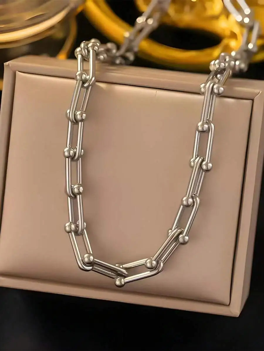 Stainless steel chain necklace for everyday wear, lightweight and stylish unisex accessory