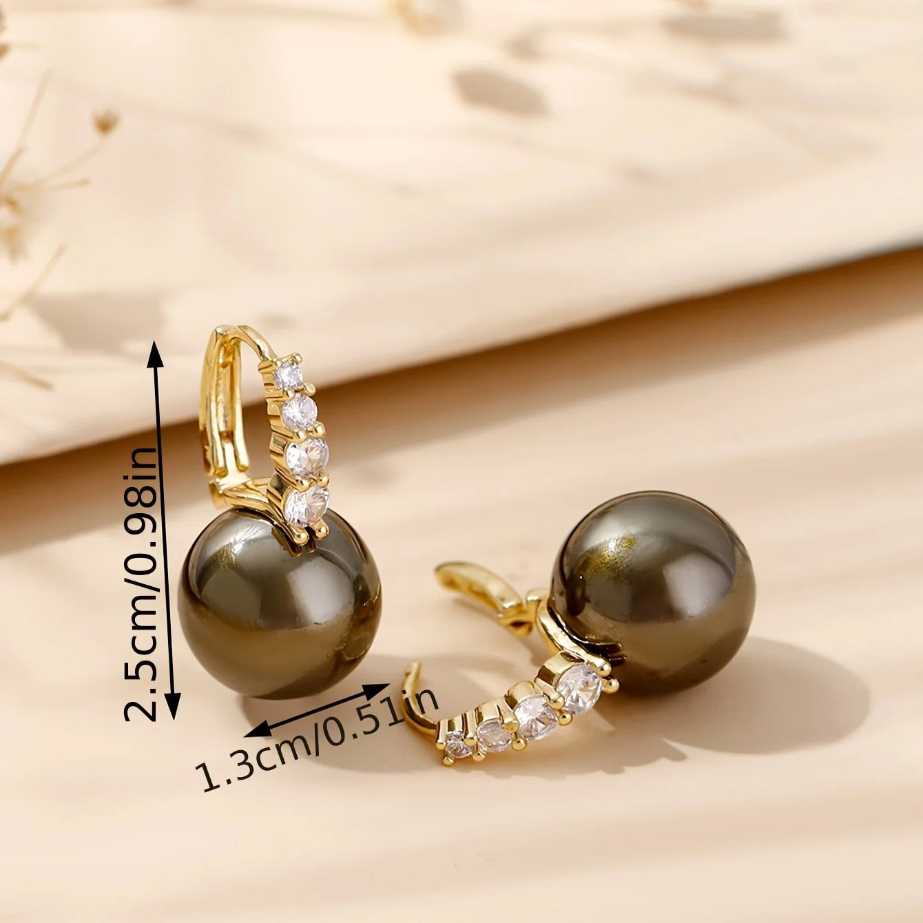 Light luxury zircon hemp gray pearl earrings are suitable for women's daily wear, and give gifts to girlfriends and mothers.
