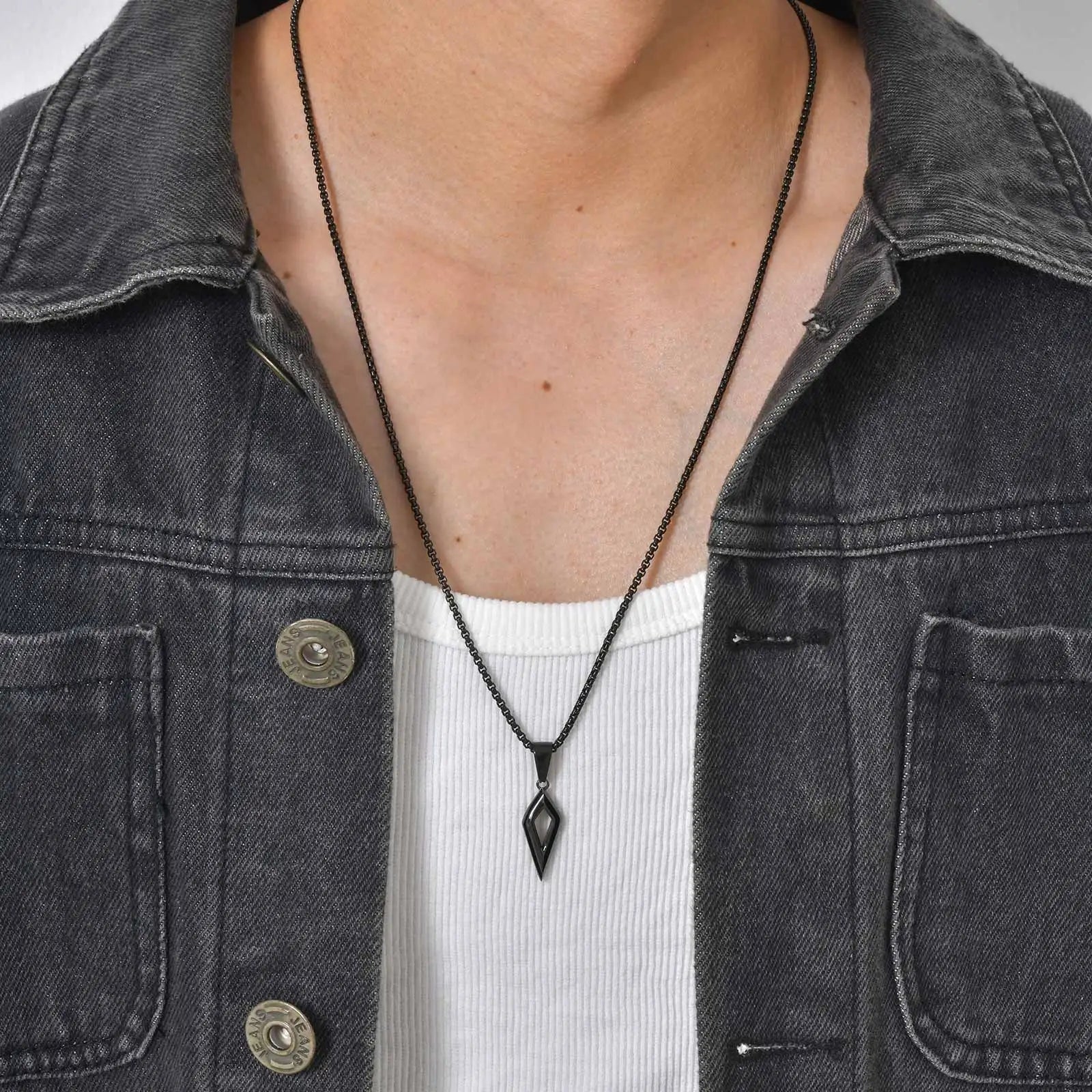 Vnox Beveled Four-Pointed Star Pendant Necklace, Stainless Steel Geometric Collar with Box Chain Gifts for Birthday Father's Day