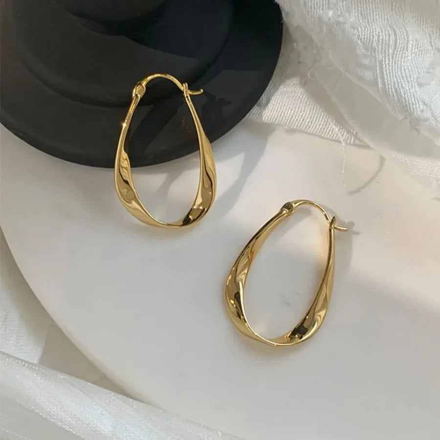 Temperament Simple Sliver Color Bright Surface Oval Geometric Hoop Earrings for Women Exquisite Trend Jewelry Accessories Gifts